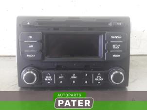 Gebruikte Radio CD Speler Kia Rio III (UB) 1.1 CRDi VGT 12V Prijs € 89,25 Margeregeling aangeboden door Autoparts Pater