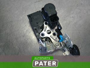Gebruikte Deurslot Mechaniek 4Deurs rechts-achter Opel Karl 1.0 12V Prijs € 52,50 Margeregeling aangeboden door Autoparts Pater