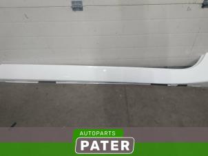 Gebruikte Sideskirt links Jaguar XF (CC9) 2.2 D 16V Prijs € 42,00 Margeregeling aangeboden door Autoparts Pater