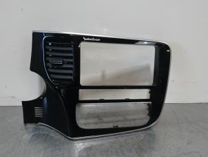 Gebruikte Dashboard deel Mitsubishi Outlander (GF/GG) 2.0 16V PHEV 4x4 Prijs € 15,75 Margeregeling aangeboden door Autoparts Pater