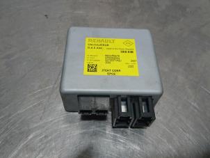 Gebruikte Computer Stuurbekrachtiging Renault Twingo II (CN) 1.2 16V Prijs € 84,00 Margeregeling aangeboden door Autoparts Pater