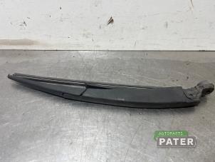 Gebruikte Ruitenwisserarm achter Renault Twingo II (CN) 1.2 16V Prijs € 10,50 Margeregeling aangeboden door Autoparts Pater