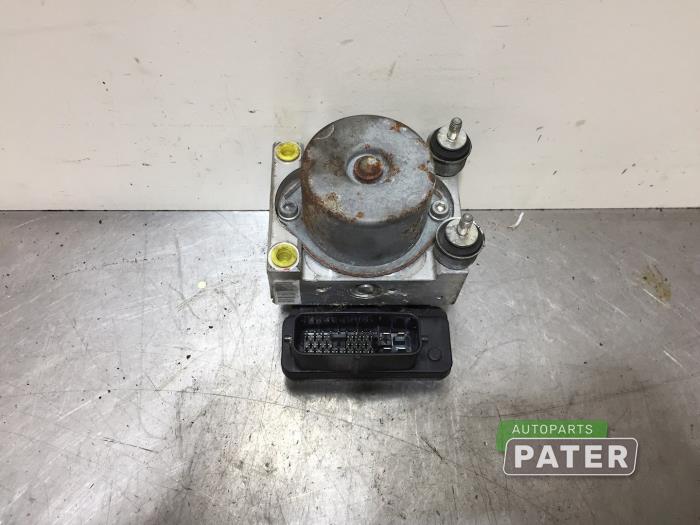 Gebruikte ABS Pomp Mitsubishi Outlander (CU) 2.0 16V 4x2 Prijs € 31,50 Margeregeling aangeboden door Autoparts Pater