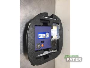 Gebruikte Gereedschap Set Opel Adam 1.0 Ecotec 12V SIDI Turbo Prijs € 52,50 Margeregeling aangeboden door Autoparts Pater