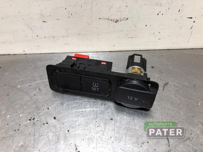 Gebruikte Diversen Volkswagen Up! (121) 1.0 12V 60 Prijs € 15,75 Margeregeling aangeboden door Autoparts Pater