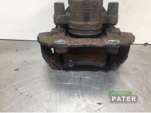 Gebruikte Remklauw (Tang) links-voor Ford Transit Connect (PJ2) 1.6 TDCi 16V 75 Prijs € 63,53 Inclusief btw aangeboden door Autoparts Pater