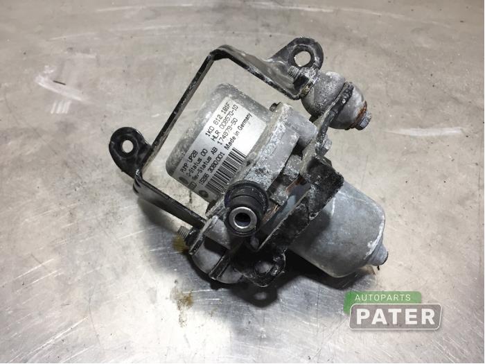 Gebruikte Vacuumpomp Rembekrachtiging Volkswagen Golf VII Variant (AUVV) 1.0 TSI 12V BlueMotion Technology Prijs € 21,00 Margeregeling aangeboden door Autoparts Pater