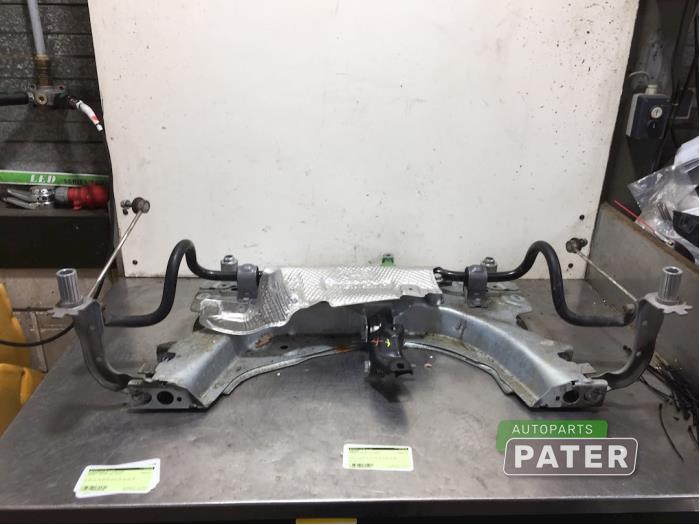 Gebruikte Subframe Renault Captur I (2R) 1.2 TCE 16V EDC Prijs € 52,50 Margeregeling aangeboden door Autoparts Pater