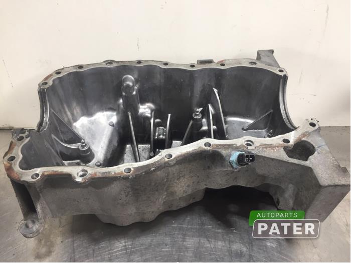 Gebruikte Carterpan Renault Megane III Grandtour (KZ) 1.5 dCi 110 Prijs € 52,50 Margeregeling aangeboden door Autoparts Pater