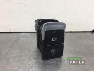 Gebruikte Schakelaar handrem Volkswagen Golf VII Variant (AUVV) 1.6 TDI BlueMotion 16V Prijs € 10,50 Margeregeling aangeboden door Autoparts Pater