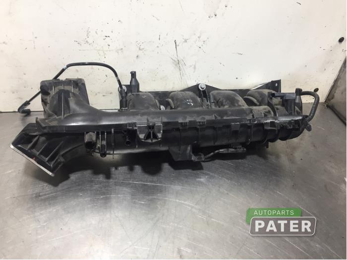 Gebruikte Spruitstuk Inlaat Mercedes A (W176) 1.6 A-180 16V Prijs € 105,00 Margeregeling aangeboden door Autoparts Pater