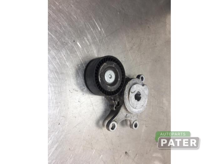 Gebruikte Spanrol Multiriem Mercedes A (W176) 1.6 A-180 16V Prijs € 26,25 Margeregeling aangeboden door Autoparts Pater