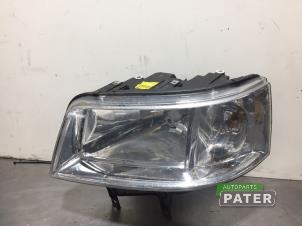 Gebruikte Koplamp links Volkswagen Transporter T5 1.9 TDi Prijs € 42,00 Margeregeling aangeboden door Autoparts Pater