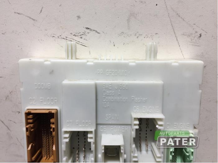 Zekeringkast van een Ford Transit Connect (PJ2) 1.6 TDCi 16V 95 2014