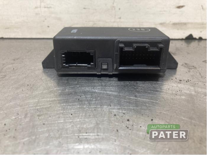 Gateway module van een Audi A1 (8X1/8XK) 1.6 TDI 16V 2010