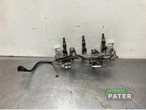 Gebruikte Injector brug Renault Clio IV Estate/Grandtour (7R) 0.9 Energy TCE 12V Prijs € 63,00 Margeregeling aangeboden door Autoparts Pater