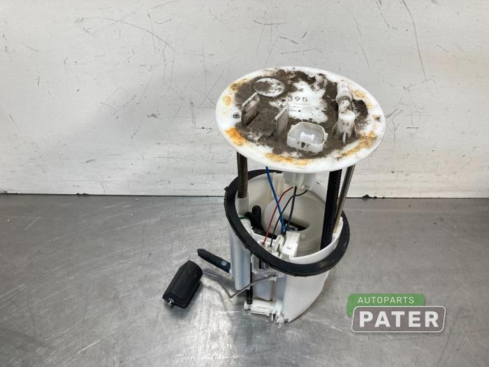 Gebruikte Tank element Pomp Mitsubishi Outlander (GF/GG) 2.0 16V PHEV 4x4 Prijs € 42,00 Margeregeling aangeboden door Autoparts Pater