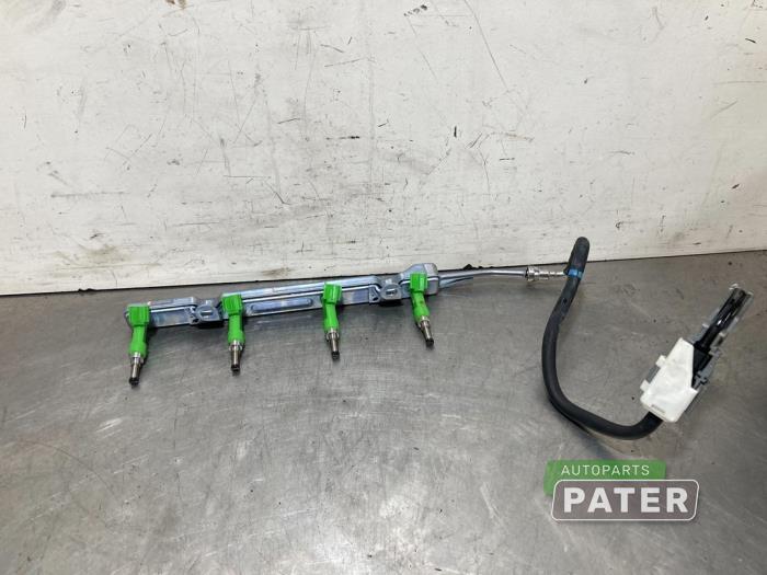 Gebruikte Injector brug Toyota RAV4 (A4) 2.5 Hybrid 16V VVT-i 4x4 Prijs € 105,00 Margeregeling aangeboden door Autoparts Pater