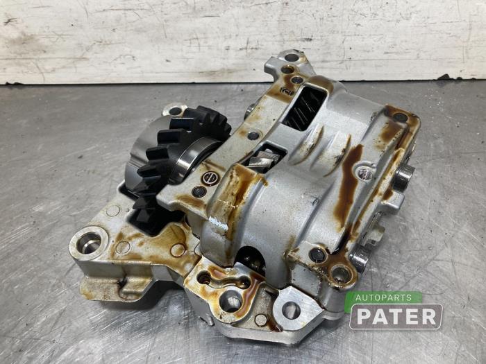 Gebruikte Oliepomp Toyota RAV4 (A4) 2.5 Hybrid 16V VVT-i 4x4 Prijs € 78,75 Margeregeling aangeboden door Autoparts Pater