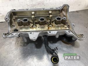 Gebruikte Kleppendeksel Renault Captur (2R) 0.9 Energy TCE 12V Prijs € 78,75 Margeregeling aangeboden door Autoparts Pater