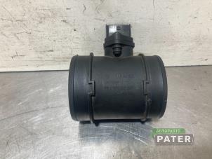 Gebruikte Luchtmassameter Opel Signum (F48) 3.0 CDTI V6 24V Prijs € 10,50 Margeregeling aangeboden door Autoparts Pater