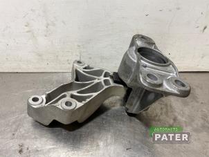 Gebruikte Motorrubber Nissan Micra (K14) 0.9 IG-T 12V Prijs € 52,50 Margeregeling aangeboden door Autoparts Pater