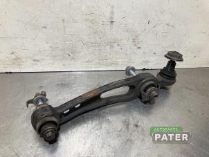 Gebruikte Draagarm rechts-voor Landrover Range Rover Sport (LW) 3.0 TDV6 Prijs € 42,00 Margeregeling aangeboden door Autoparts Pater