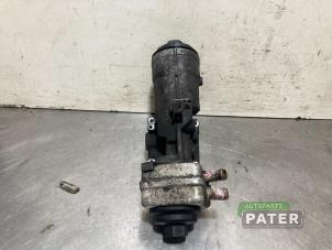 Gebruikte Oliefilterhuis Volkswagen Transporter/Caravelle T5 1.9 TDi Prijs € 47,25 Margeregeling aangeboden door Autoparts Pater
