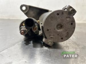 Startmotor van een Volkswagen Golf V (1K1) 1.6 FSI 16V 2004