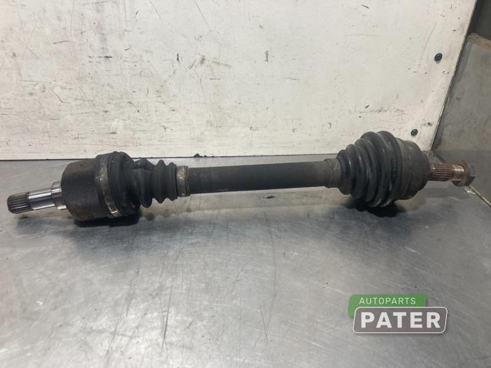 Gebruikte Aandrijfas links-voor Citroen Berlingo 1.6 HDI 16V 90 Prijs € 31,76 Inclusief btw aangeboden door Autoparts Pater