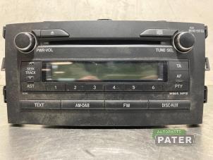 Gebruikte Radio CD Speler Toyota Auris (E15) 1.8 16V HSD Full Hybrid Prijs € 105,00 Margeregeling aangeboden door Autoparts Pater
