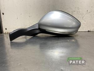 Gebruikte Spiegel Buiten links Peugeot 208 I (CA/CC/CK/CL) 1.4 HDi Prijs € 42,00 Margeregeling aangeboden door Autoparts Pater
