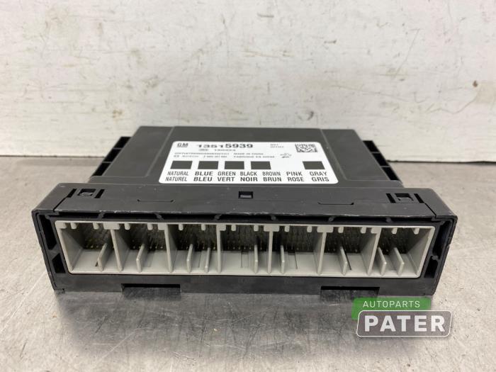 Gebruikte Module Bodycontrol Opel Corsa E 1.0 SIDI Turbo 12V Prijs € 36,75 Margeregeling aangeboden door Autoparts Pater