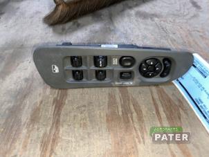 Gebruikte Schakelblok ruiten Dodge Ram 3500 Standard Cab (DR/DH/D1/DC/DM) 5.7 V8 Hemi 1500 4x4 Prijs € 26,25 Margeregeling aangeboden door Autoparts Pater