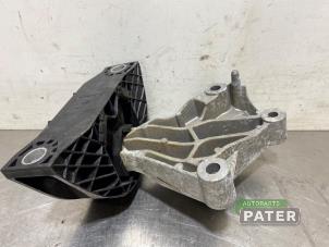 Gebruikte Motorsteun Dacia Logan MCV II/Sandero Wagon (7S) 0.9 TCE 12V Prijs € 31,50 Margeregeling aangeboden door Autoparts Pater