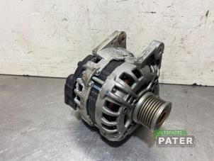 Gebruikte Dynamo Renault Captur (2R) 0.9 Energy TCE 12V Prijs € 63,00 Margeregeling aangeboden door Autoparts Pater