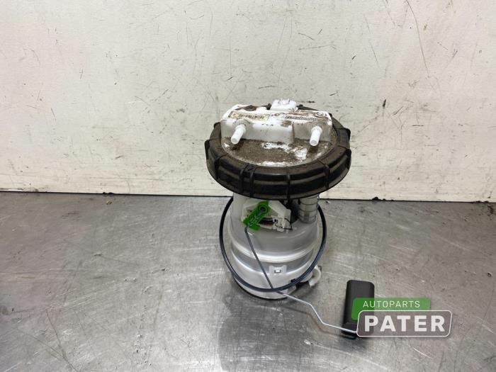 Gebruikte Tank element Pomp Renault Captur I (2R) 0.9 Energy TCE 12V Prijs € 52,50 Margeregeling aangeboden door Autoparts Pater