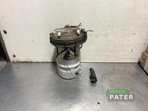 Gebruikte Tank element Pomp Renault Clio IV (5R) 0.9 Energy TCE 90 12V Prijs € 26,25 Margeregeling aangeboden door Autoparts Pater
