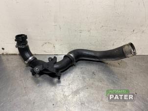 Intercooler Slang van een Renault Clio IV (5R) 0.9 Energy TCE 90 12V 2013