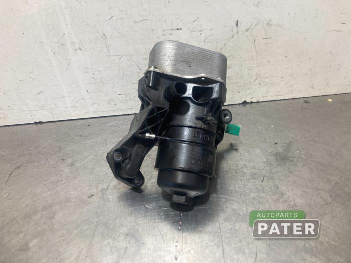 Gebruikte Oliefilterhuis Volkswagen Passat (3G2) 1.6 TDI 16V Prijs € 52,50 Margeregeling aangeboden door Autoparts Pater