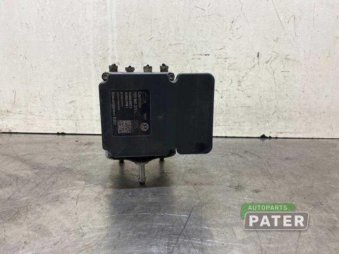 ABS Pomp van een Volkswagen Transporter/Caravelle T5 2.0 TDI DRF 2015