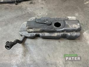 Gebruikte Tank Mercedes V (447.8) 2.1 250 BlueTEC, 250 d 16V Prijs € 127,05 Inclusief btw aangeboden door Autoparts Pater