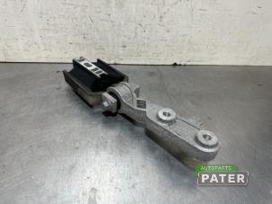 Gebruikte Versnellingsbak Steun Volvo XC60 II (UZ) 2.0 T8 16V Recharge, Twin Engine AWD Prijs € 31,50 Margeregeling aangeboden door Autoparts Pater