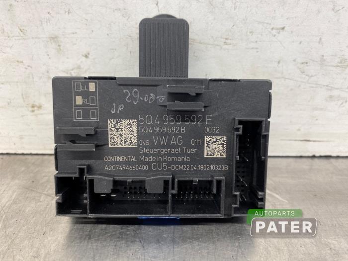 Gebruikte Module (diversen) Volkswagen Golf VII Variant (AUVV) 1.4 TSI BlueMotion Technology 125 16V Prijs € 31,50 Margeregeling aangeboden door Autoparts Pater