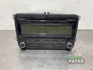 Gebruikte Radio CD Speler Volkswagen Tiguan (5N1/2) 2.0 TFSI 16V 4Motion Prijs € 52,50 Margeregeling aangeboden door Autoparts Pater