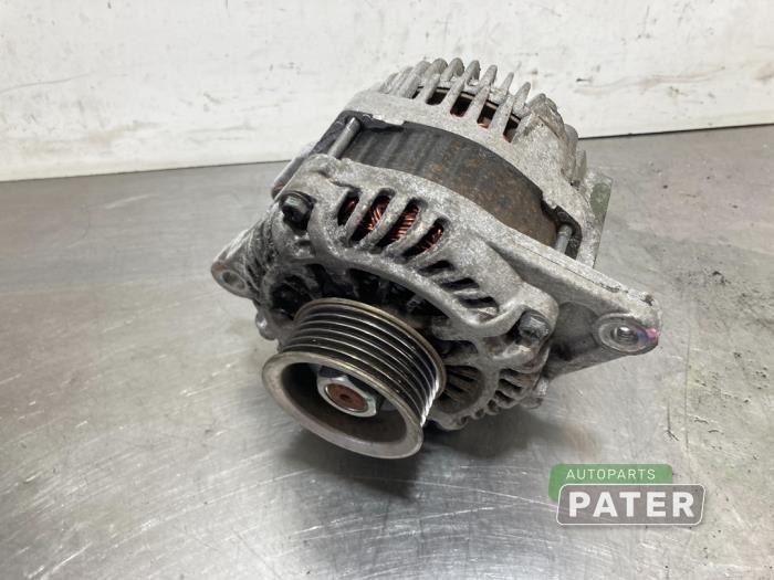 Gebruikte Dynamo Mitsubishi Space Star (A0) 1.2 12V Prijs € 31,50 Margeregeling aangeboden door Autoparts Pater