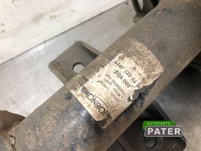 Schokdemperpoot rechts-voor van een Mercedes-Benz Vito (447.6) 1.6 109 CDI 16V 2018