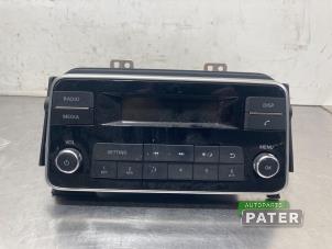 Gebruikte Radio Nissan Micra (K14) 1.0 12V Prijs € 157,50 Margeregeling aangeboden door Autoparts Pater