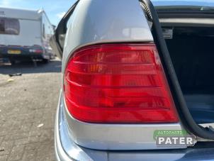 Gebruikte Achterlicht links Mercedes E (W210) 3.2 E-320 24V Prijs € 31,50 Margeregeling aangeboden door Autoparts Pater