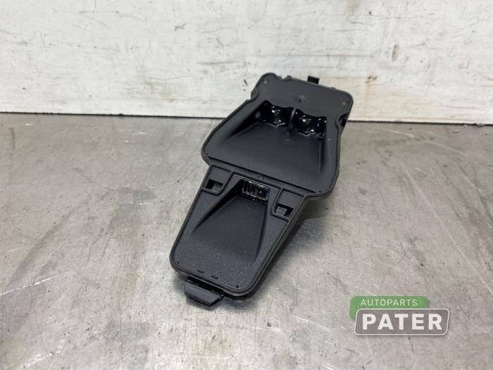 Gebruikte Sensor Remassistent Volkswagen Up! (121) 1.0 12V 60 Prijs € 31,50 Margeregeling aangeboden door Autoparts Pater